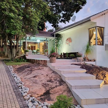 Hotel The Coral Tree Mbombela Exterior foto